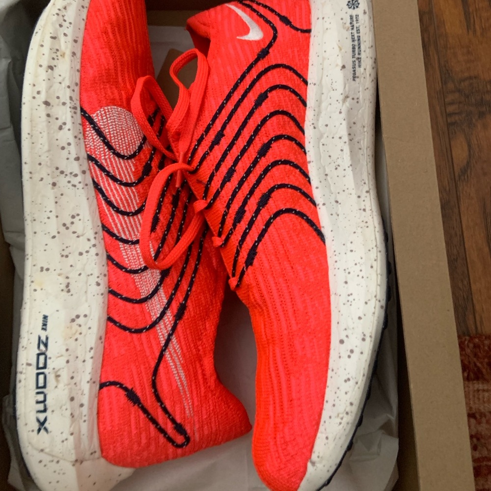 Pegasus Turbo Next Nature 'Bright Crimson'
